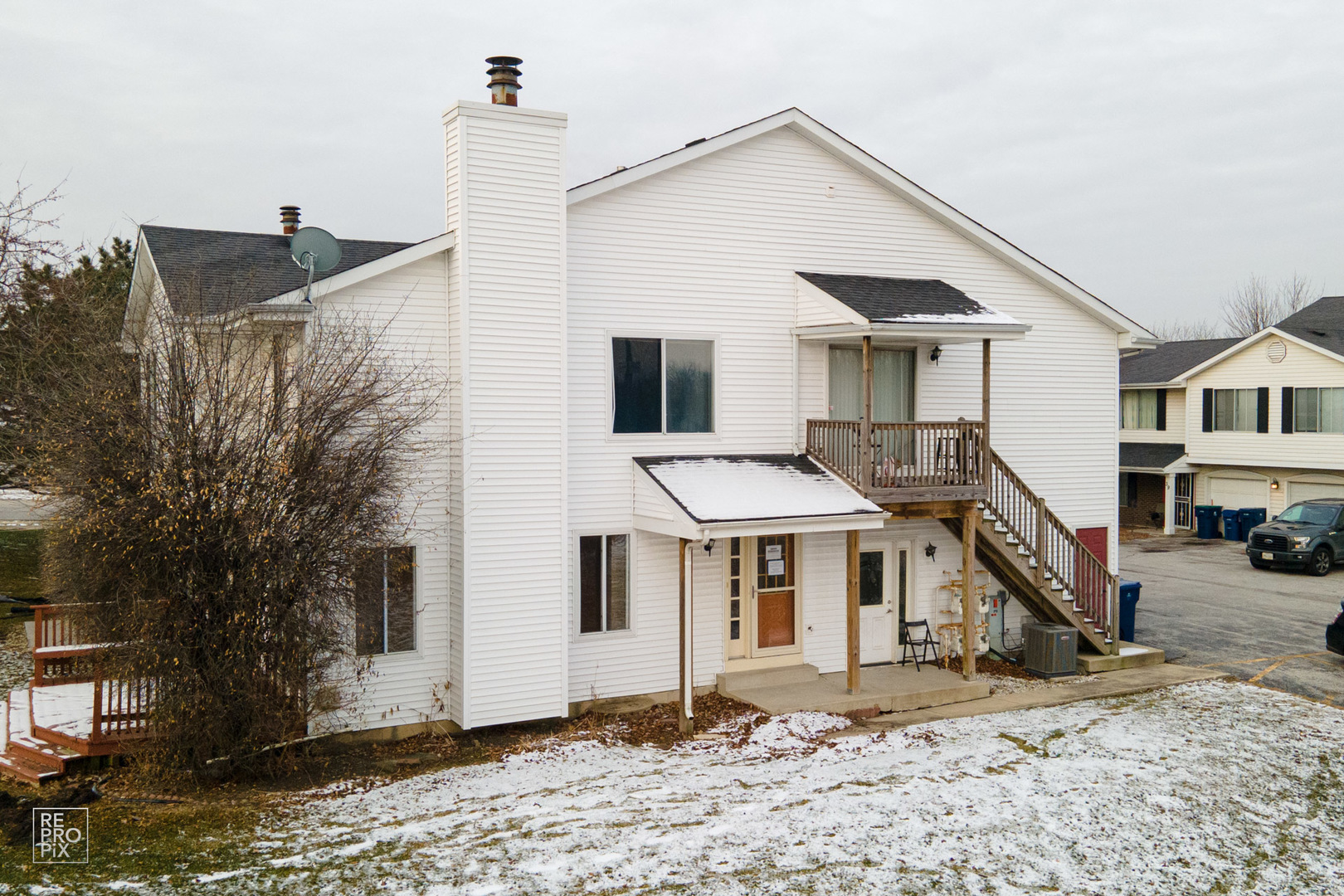 45 Churn Road Matteson, IL 60443 - Photo 1 of 14 a view of a house with a park