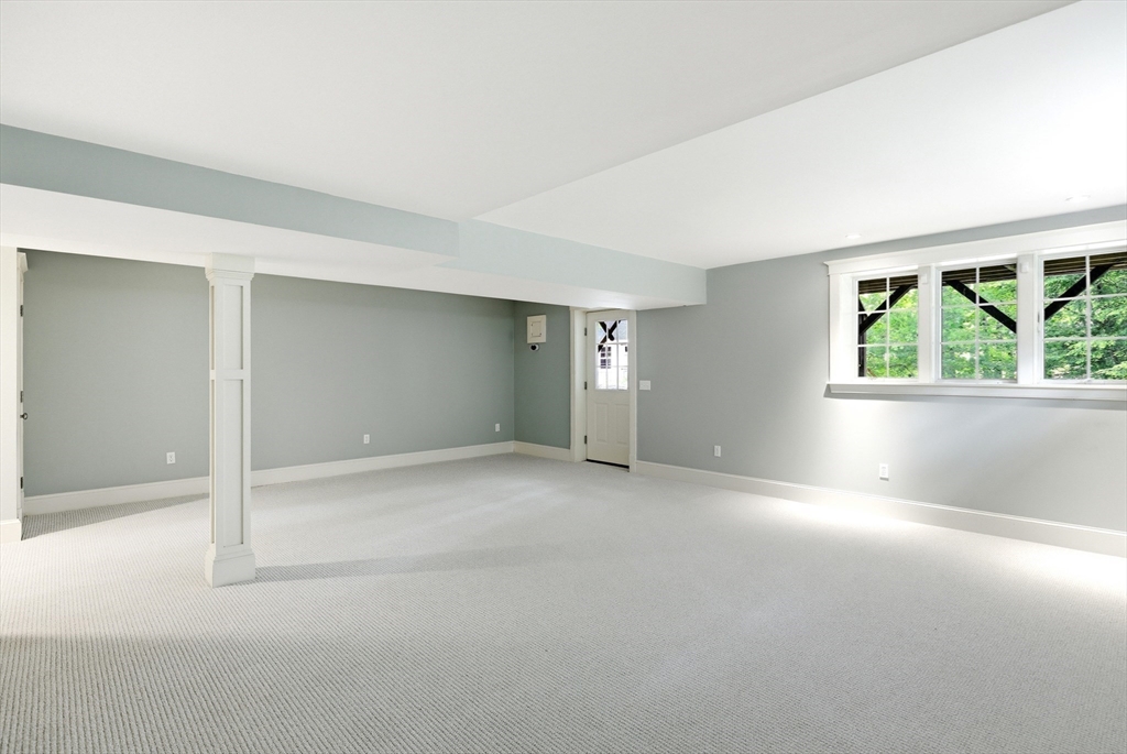 36 Sovereign Way Northampton, MA 01062 - Photo 23 of 39