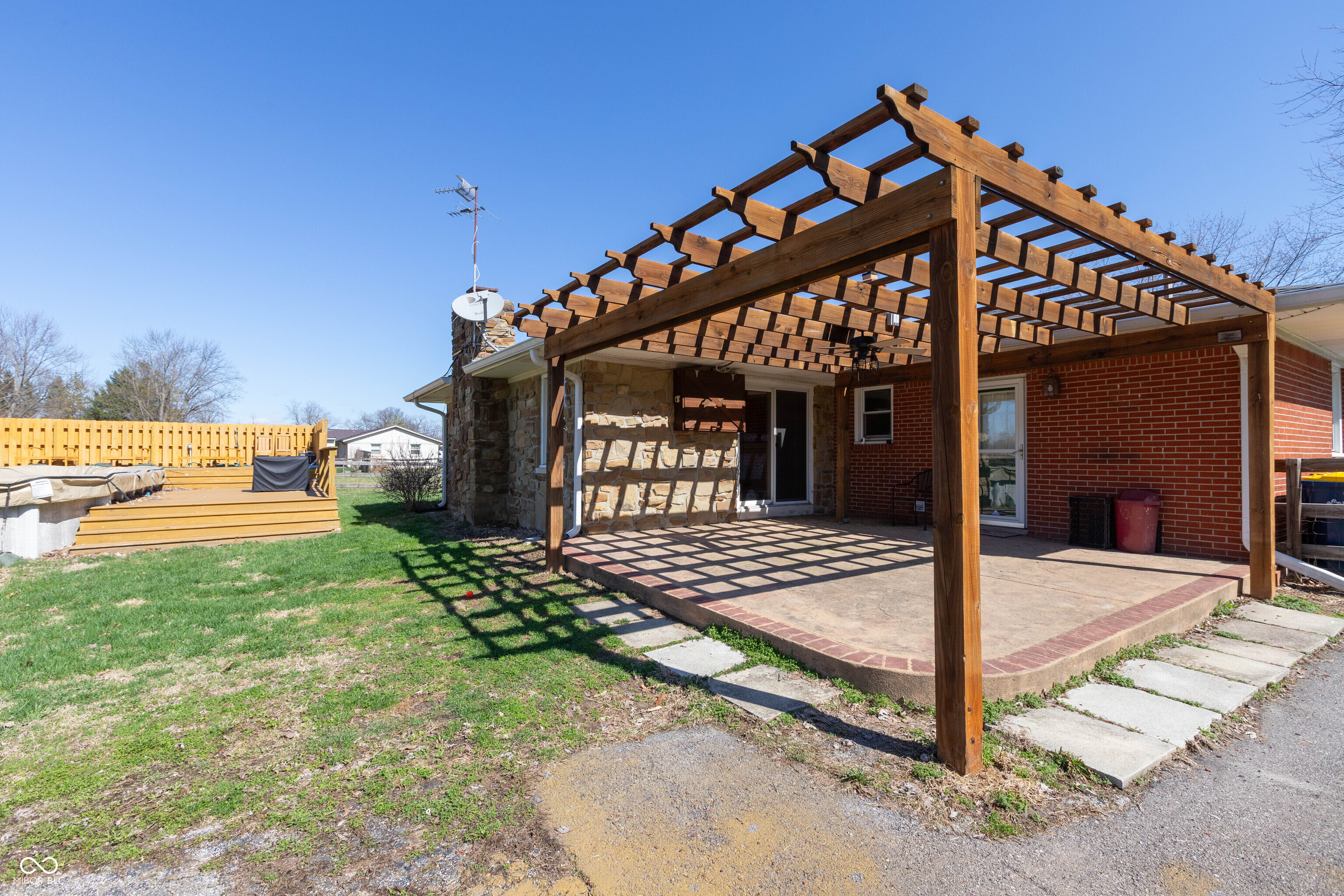 5150 Hickory Road Indianapolis, IN 46239 - Photo 2 of 57