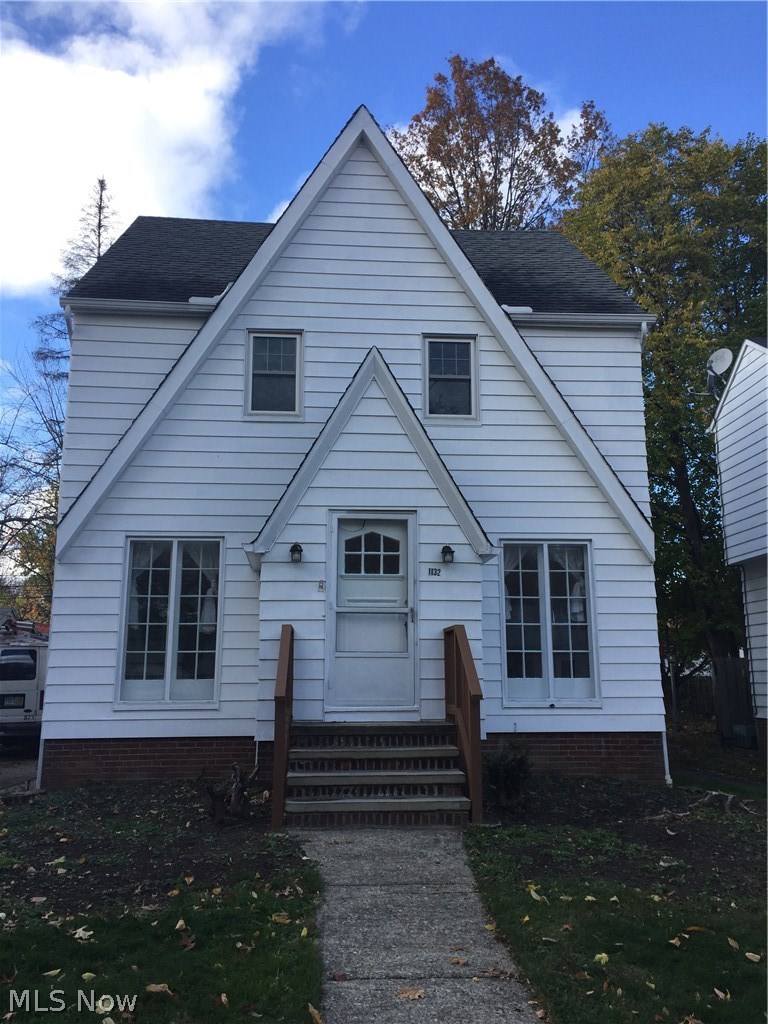 1132 Avondale Road Cleveland, OH 44121 - Photo 1 of 19