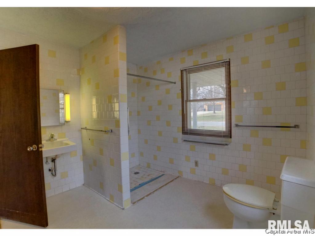 1740 North 32nd Street Springfield, IL 62702 - Photo 15 of 33