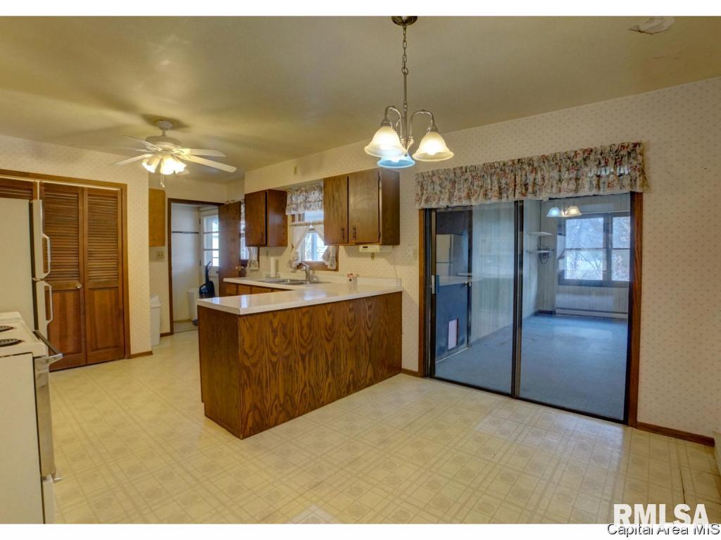 1740 North 32nd Street Springfield, IL 62702 - Photo 17 of 33