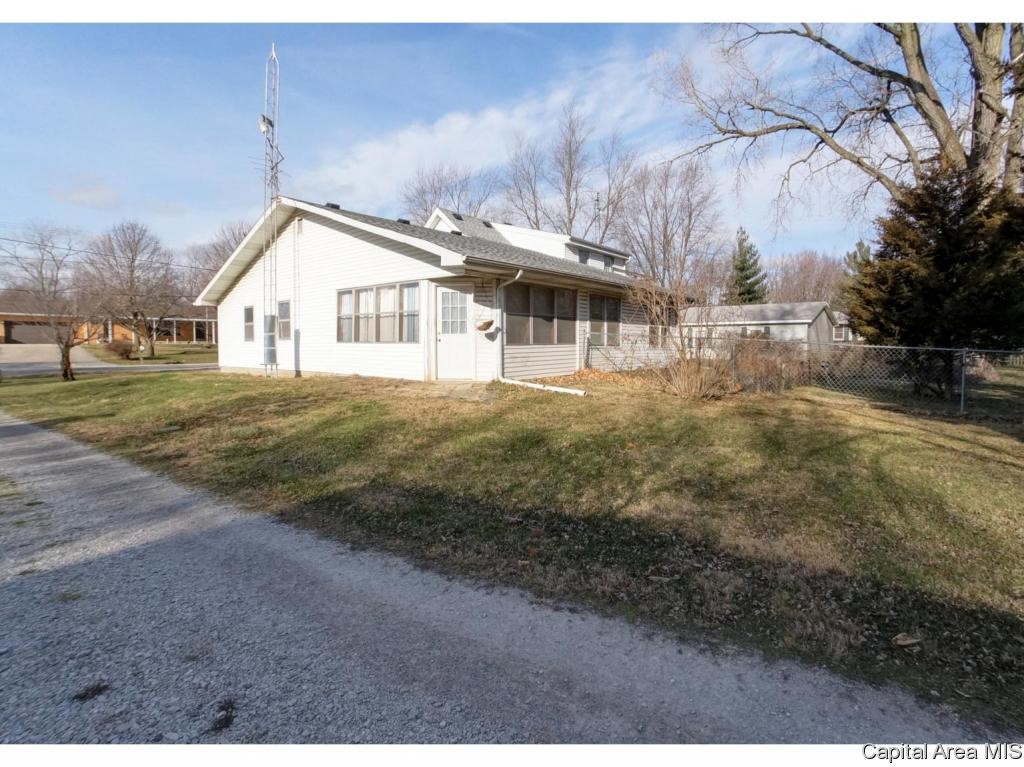 1740 North 32nd Street Springfield, IL 62702 - Photo 4 of 33