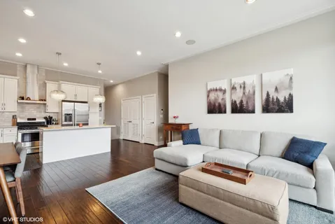 $585,000 | 3209 North Elston Avenue, Unit 3N, Chicago, IL 60618