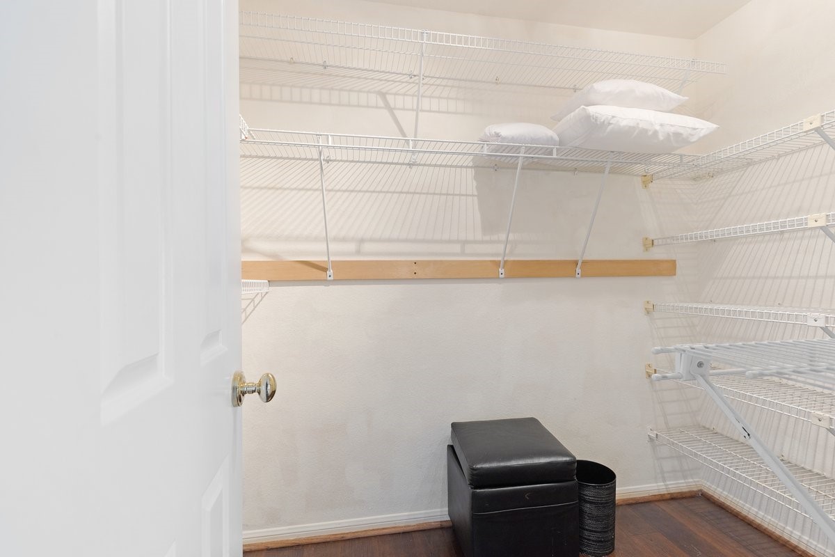 2323 Fairwind Drive, Unit 858 Houston, TX 77062 - Photo 16 of 20 a view of a small space