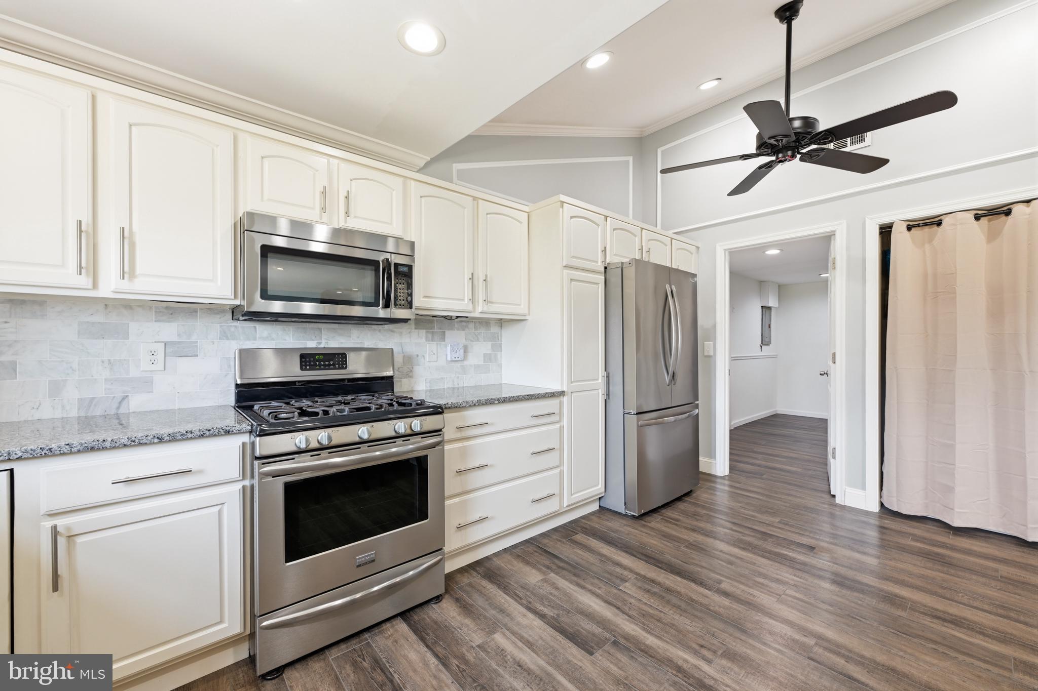 48 Beechtree Road Levittown, PA 19057 - Photo 7 of 23 Gallery Image 7