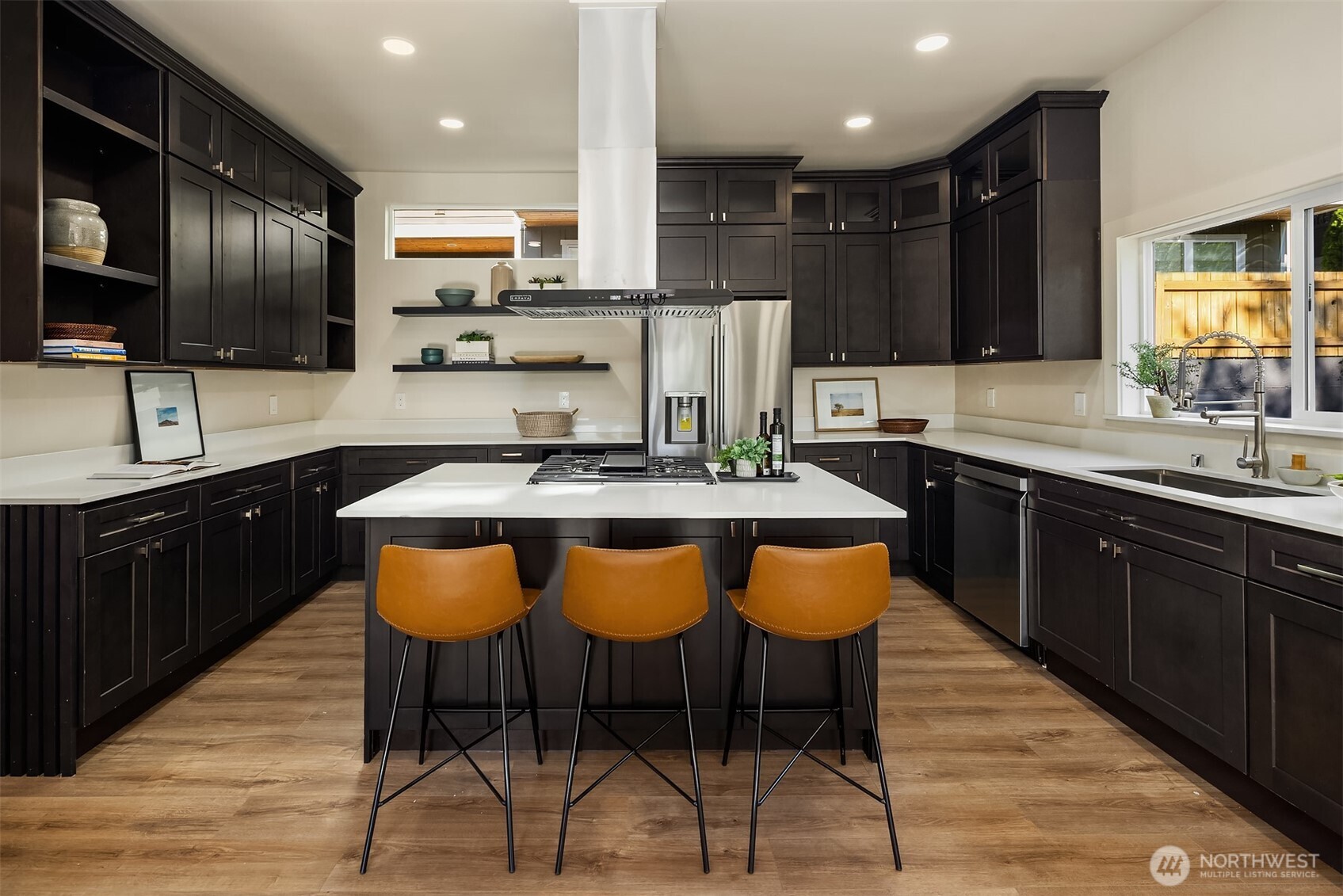 1307 West Boston Street Seattle, WA 98119 - Photo 9 of 30