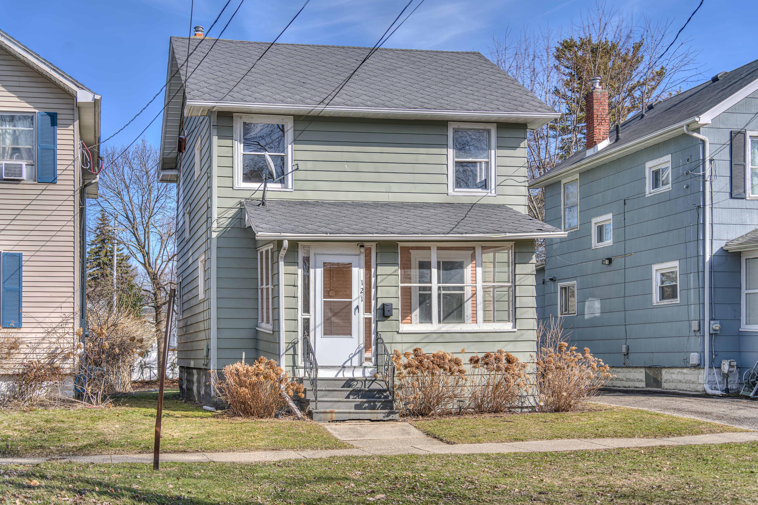 121 N Thompson 03