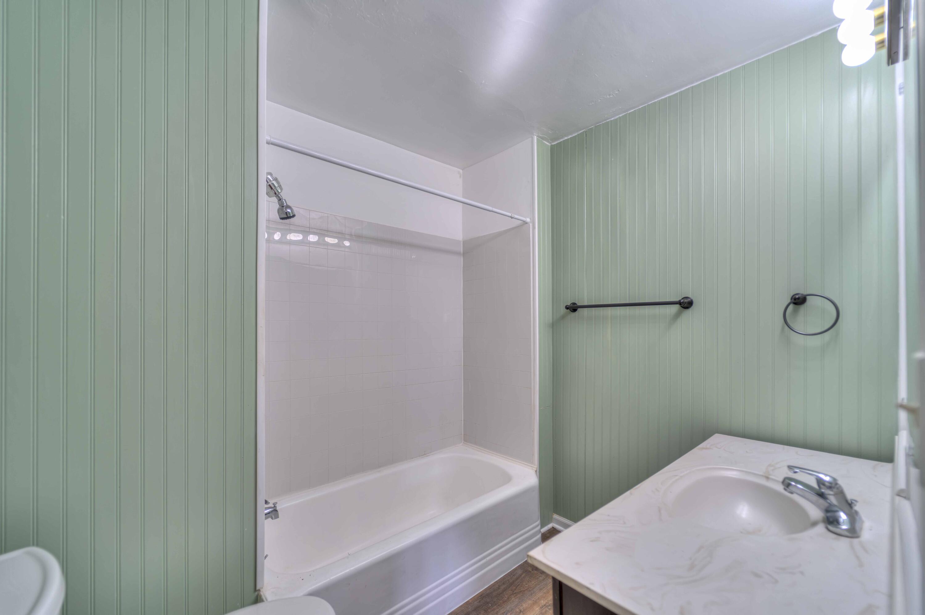121 North Thompson Street Jackson, MI 49202 - Photo 23 of 32 121 N Thompson 24