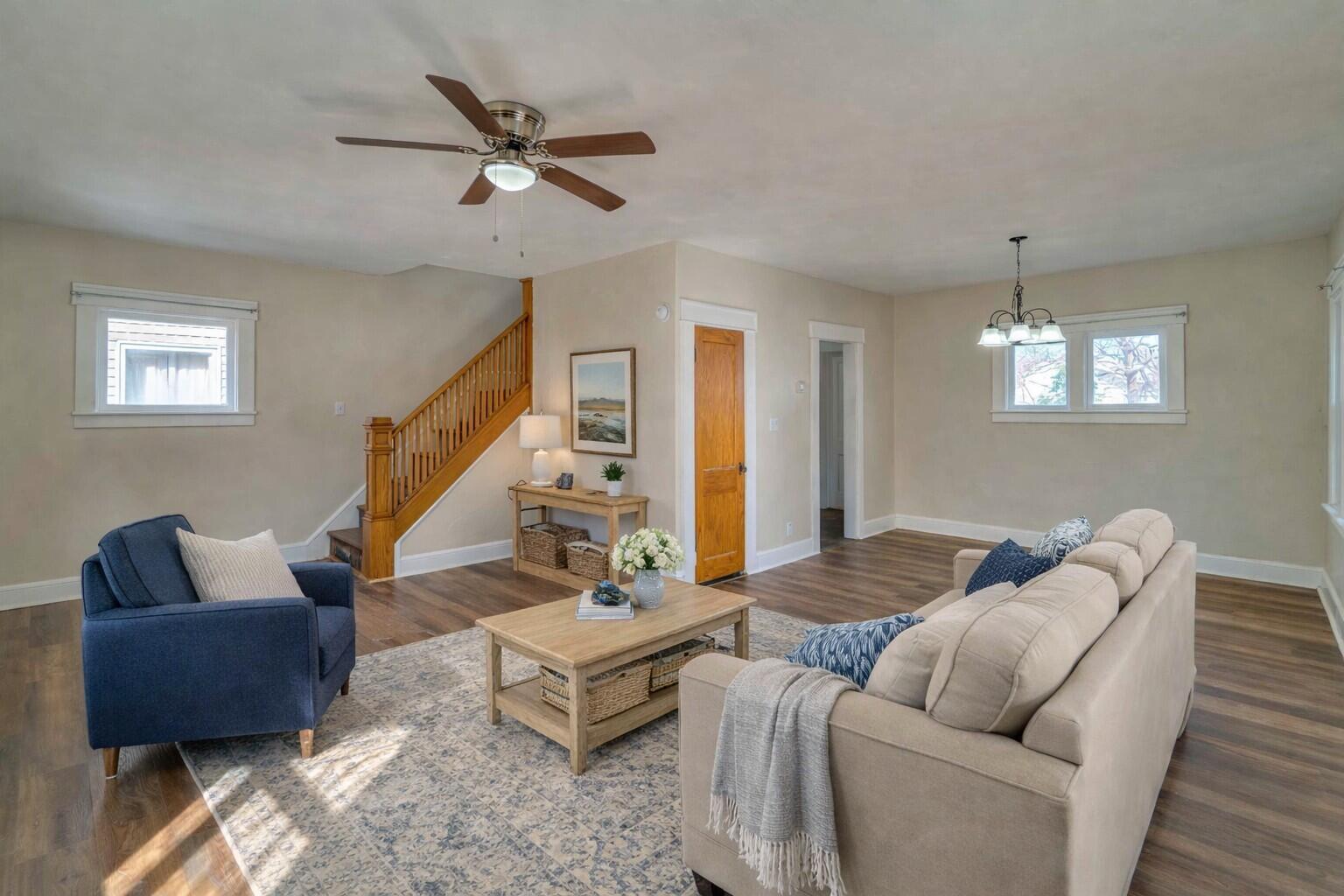 121 North Thompson Street Jackson, MI 49202 - Photo 8 of 32 LR Virtually Staged