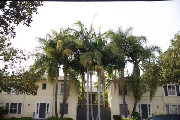 a view of a multi story building