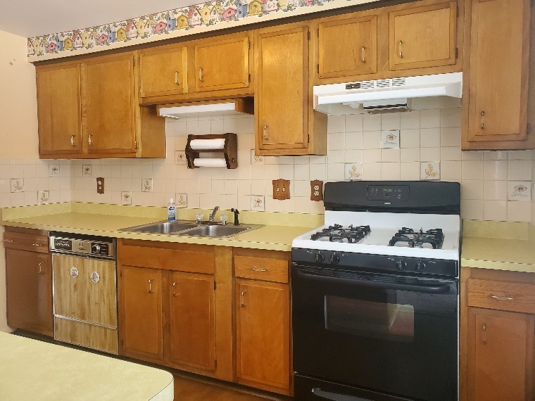 15 Mango Lane Gates, NY 14606 - Photo 8 of 41