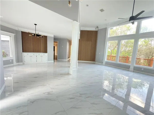 $1,250,000 | 601 Southwest Forestpark Lane, Lee's Summit, MO 64081