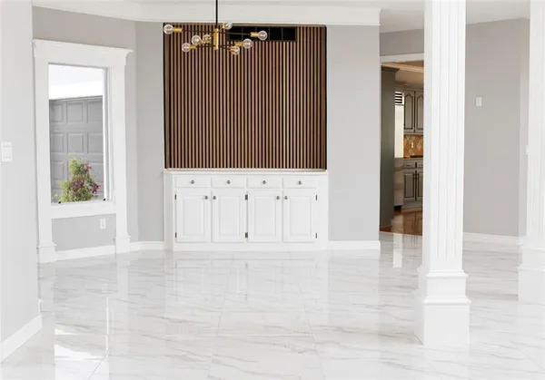 $1,250,000 | 601 Southwest Forestpark Lane, Lee's Summit, MO 64081