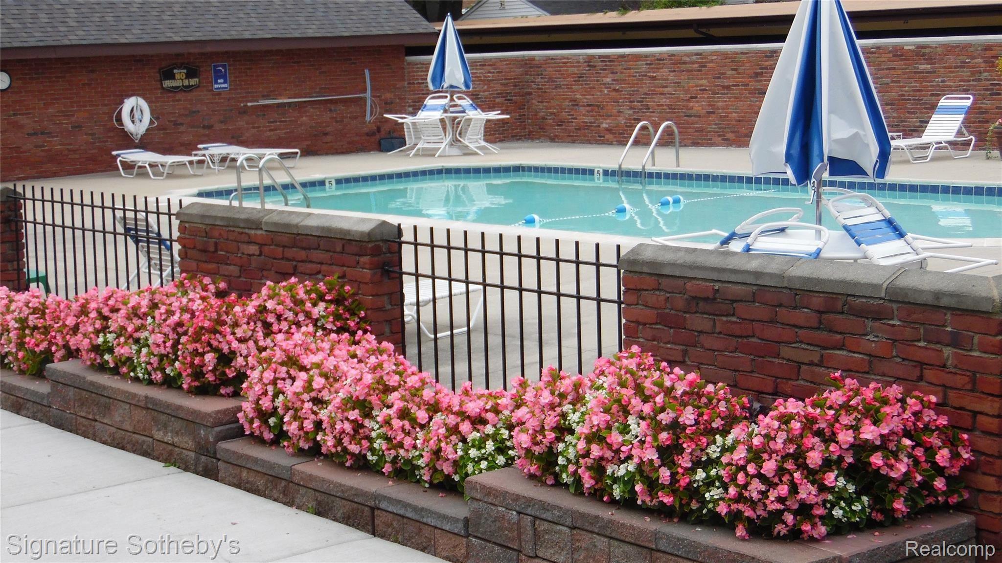 1750 Vernier Road, Unit 5 Grosse Pointe, MI 48236 - Photo 30 of 33 SAM_5597.JPG
