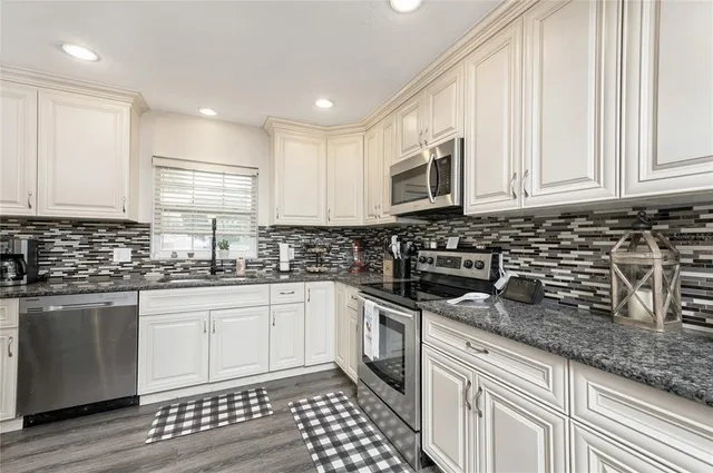 $368,500 | 73 Abrams Road, Eustis, FL 32726