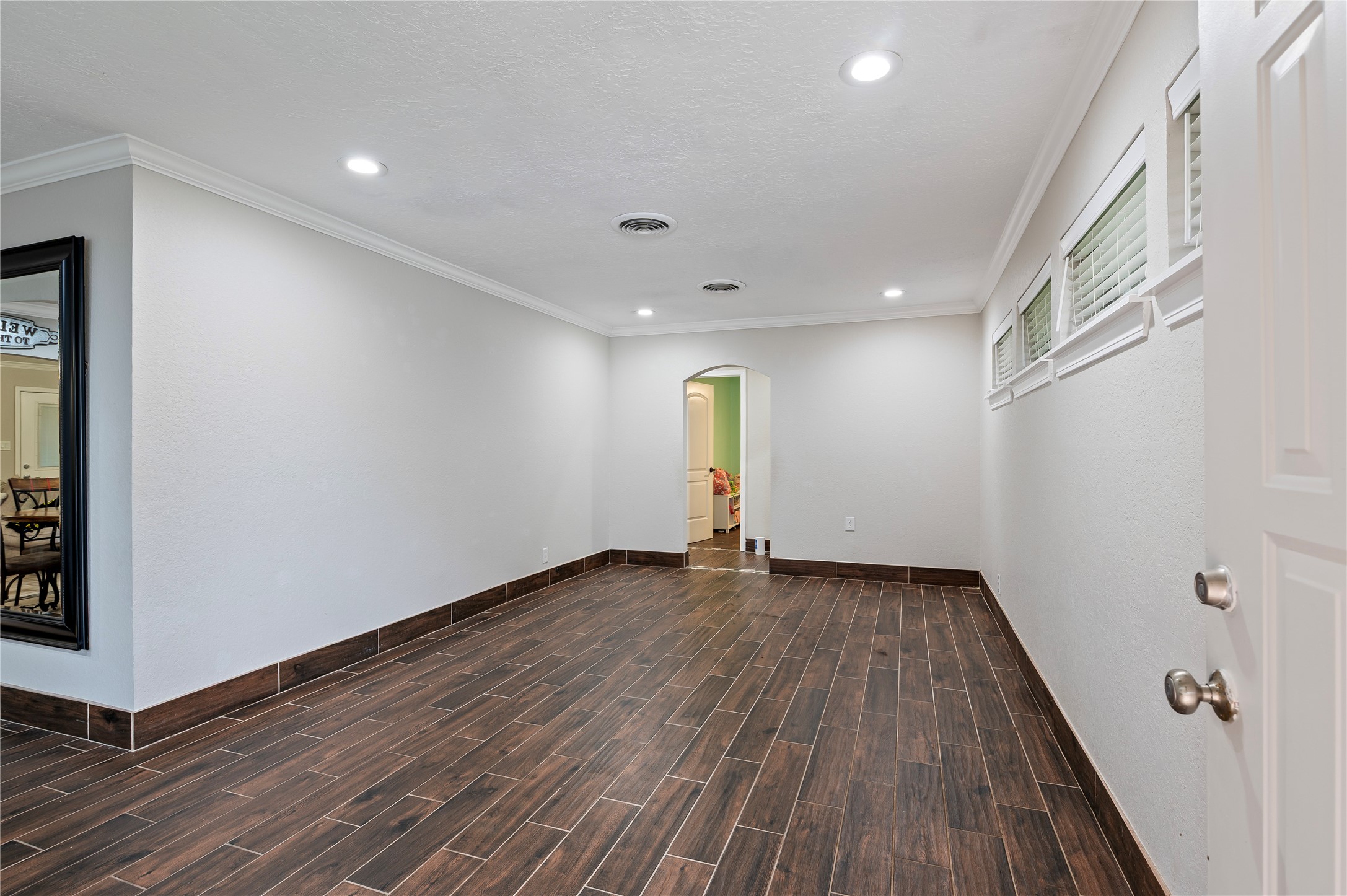 1803 Edgehill Road Pasadena, TX 77502 - Photo 3 of 29