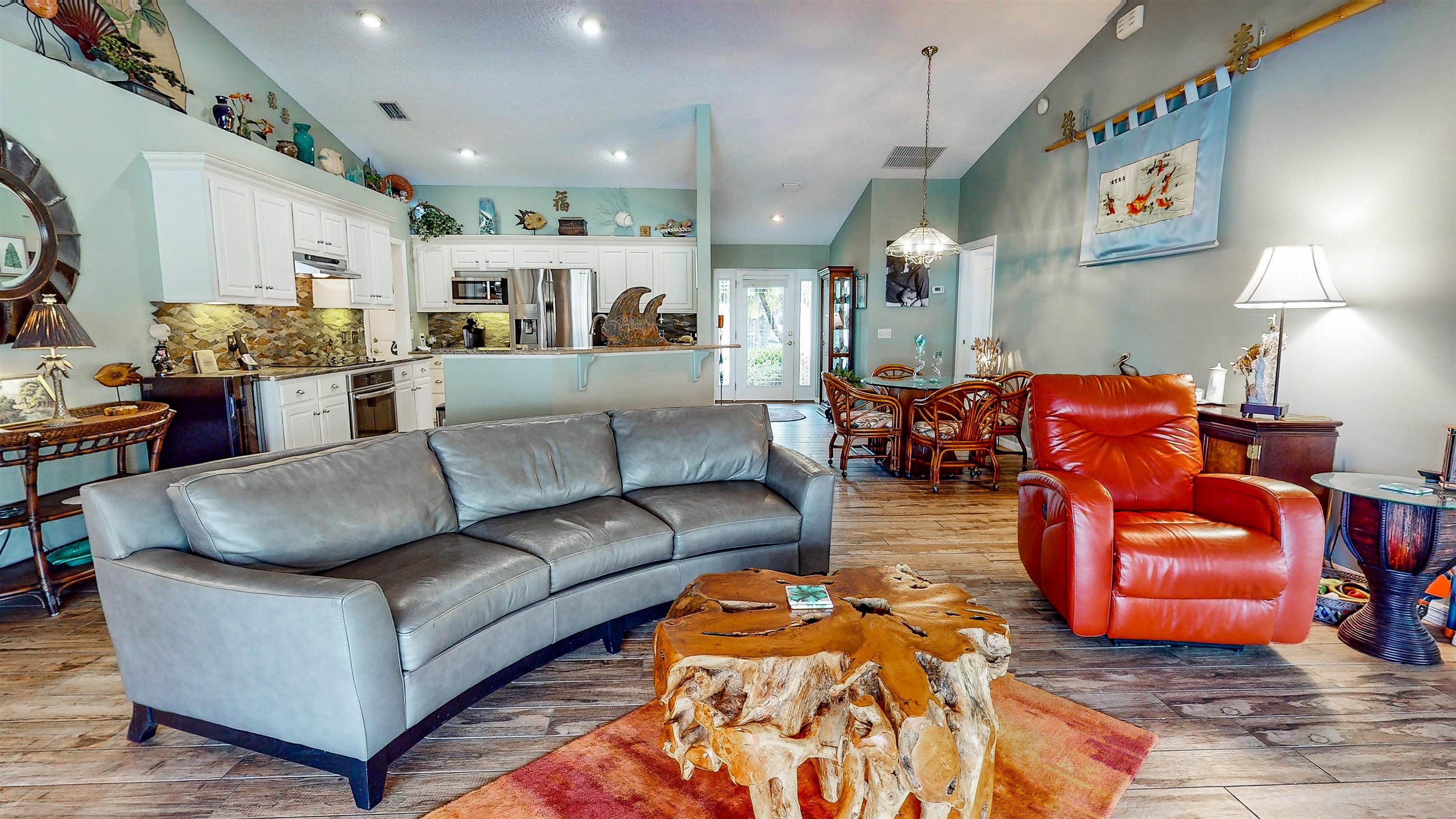 252 Desoto Road St. Augustine, FL 32080 - Photo 18 of 50 a living room with furniture and kitchen view