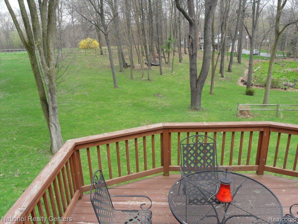 1544 Avon Circle West Rochester, MI 48309 - Photo 22 of 25 SDC11994