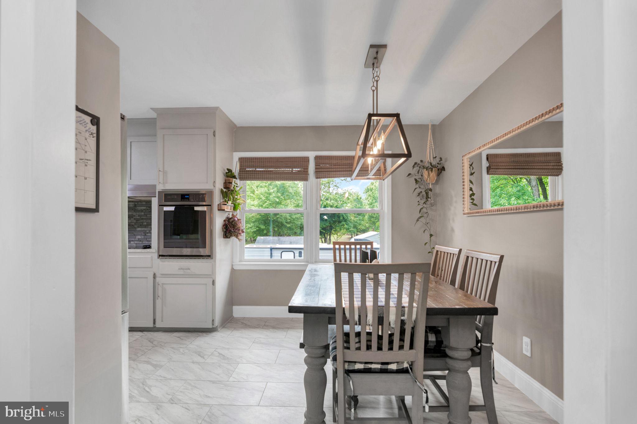 204 Richards Ferry Road Fredericksburg, VA 22406 - Photo 16 of 61 Dining nook