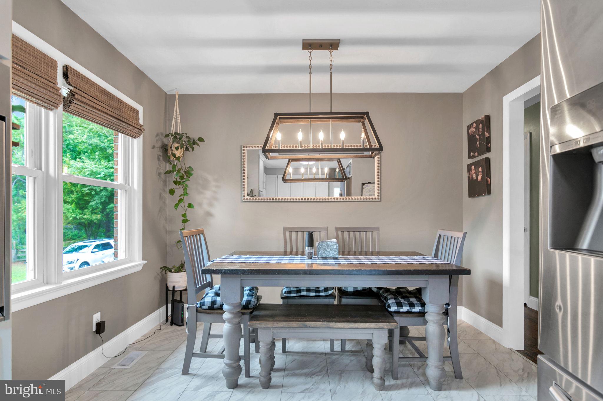 204 Richards Ferry Road Fredericksburg, VA 22406 - Photo 18 of 61 Dining nook