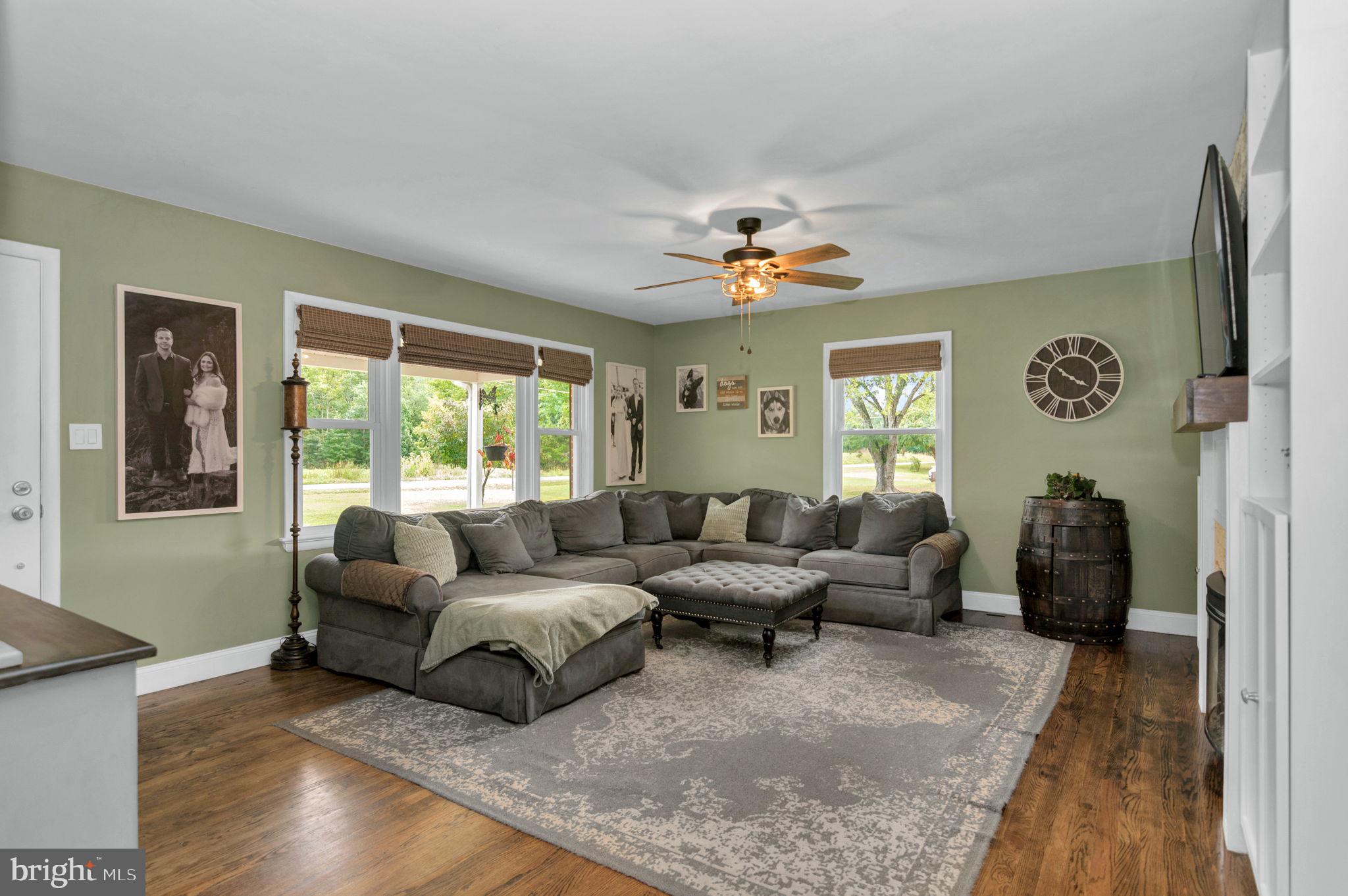 204 Richards Ferry Road Fredericksburg, VA 22406 - Photo 5 of 61 Family room