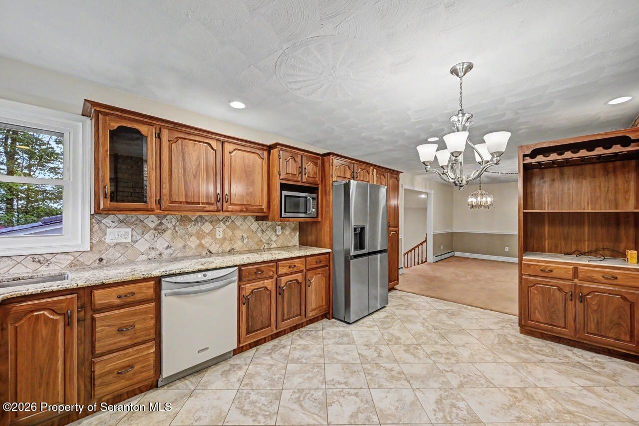 204 Wilcrest Road Moscow, PA 18444 - Photo 22 of 66 Kitchen