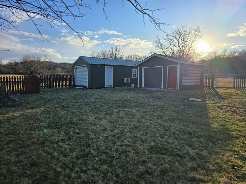 22301 Parallel Road Tonganoxie, KS 66086 - Photo 18 of 20