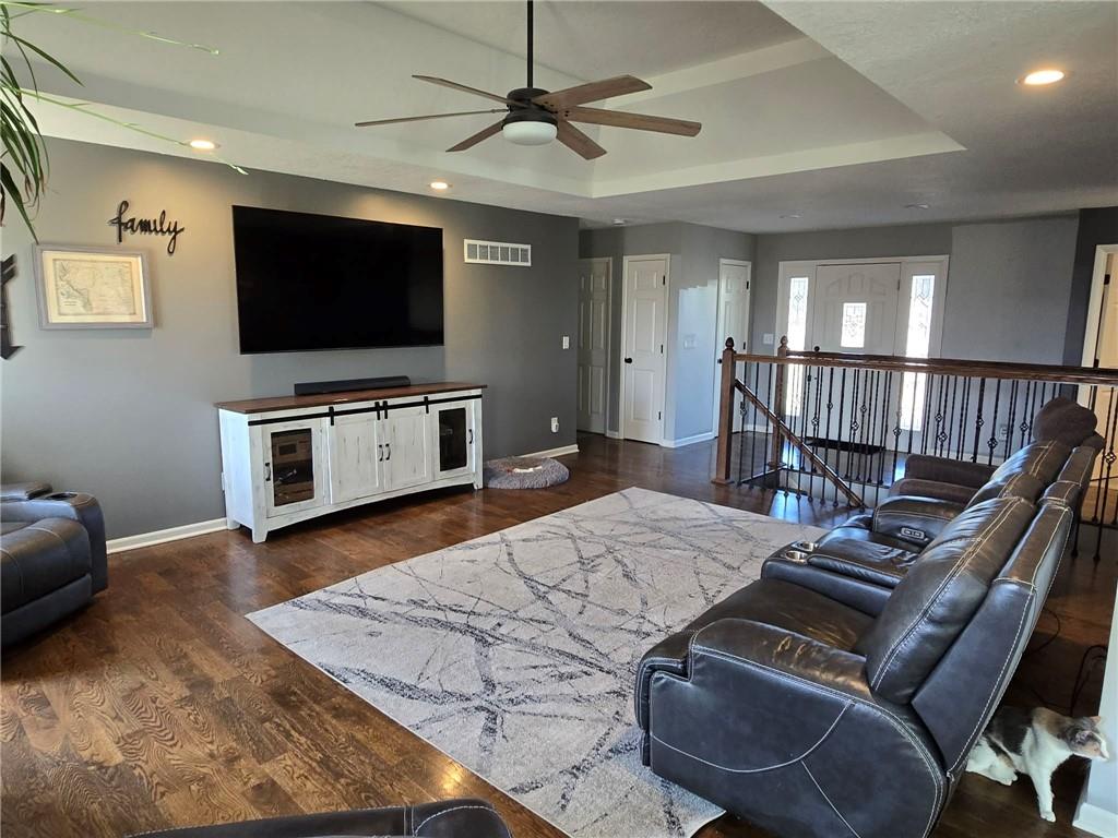 22301 Parallel Road Tonganoxie, KS 66086 - Photo 5 of 20