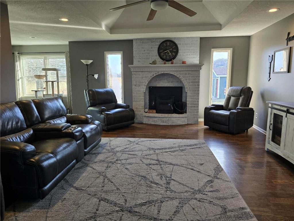 22301 Parallel Road Tonganoxie, KS 66086 - Photo 6 of 20