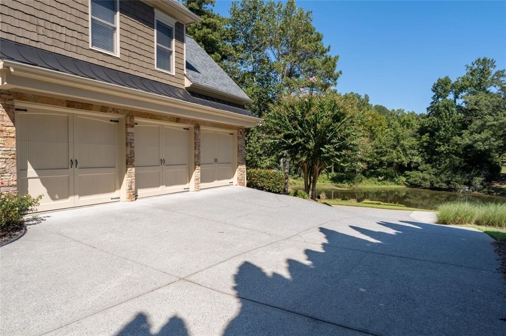 11180 W Road Roswell, GA 30075 - Photo 8 of 39