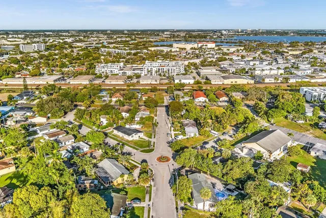 $5,000 | 917 Market Street, West Palm Beach, FL 33401