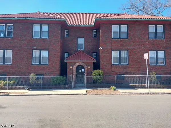 $1,900 | 59-65 Grand Avenue, Unit 2L, Newark, NJ 07106