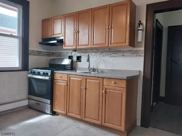 $1,900 | 59-65 Grand Avenue, Unit 2L, Newark, NJ 07106