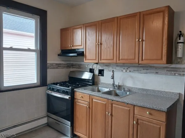 $1,900 | 59-65 Grand Avenue, Unit 2L, Newark, NJ 07106