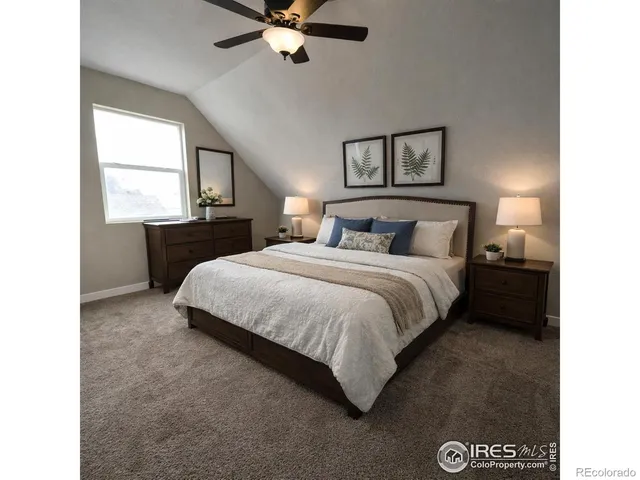 a view of empty room with window