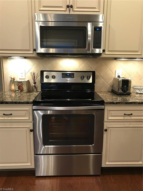2235 Renaissance Lane High Point, NC 27262 - Photo 8 of 29 Another view of Kitchen w/appliances/granite tops. Abundance of cabinets in kitchen