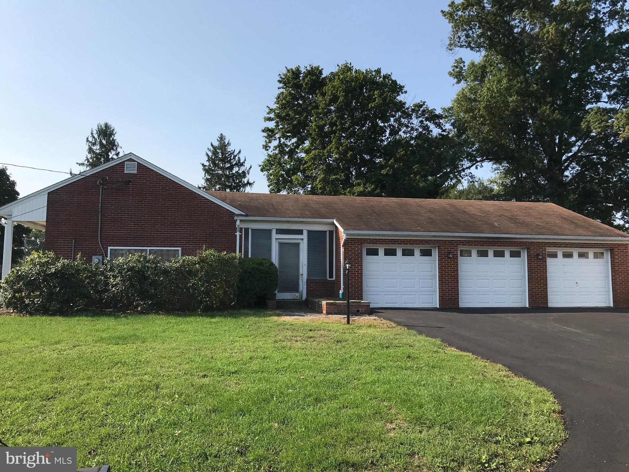 25326 Woodfield Road Damascus, MD 20872 - Photo 2 of 31 Gallery Image 2