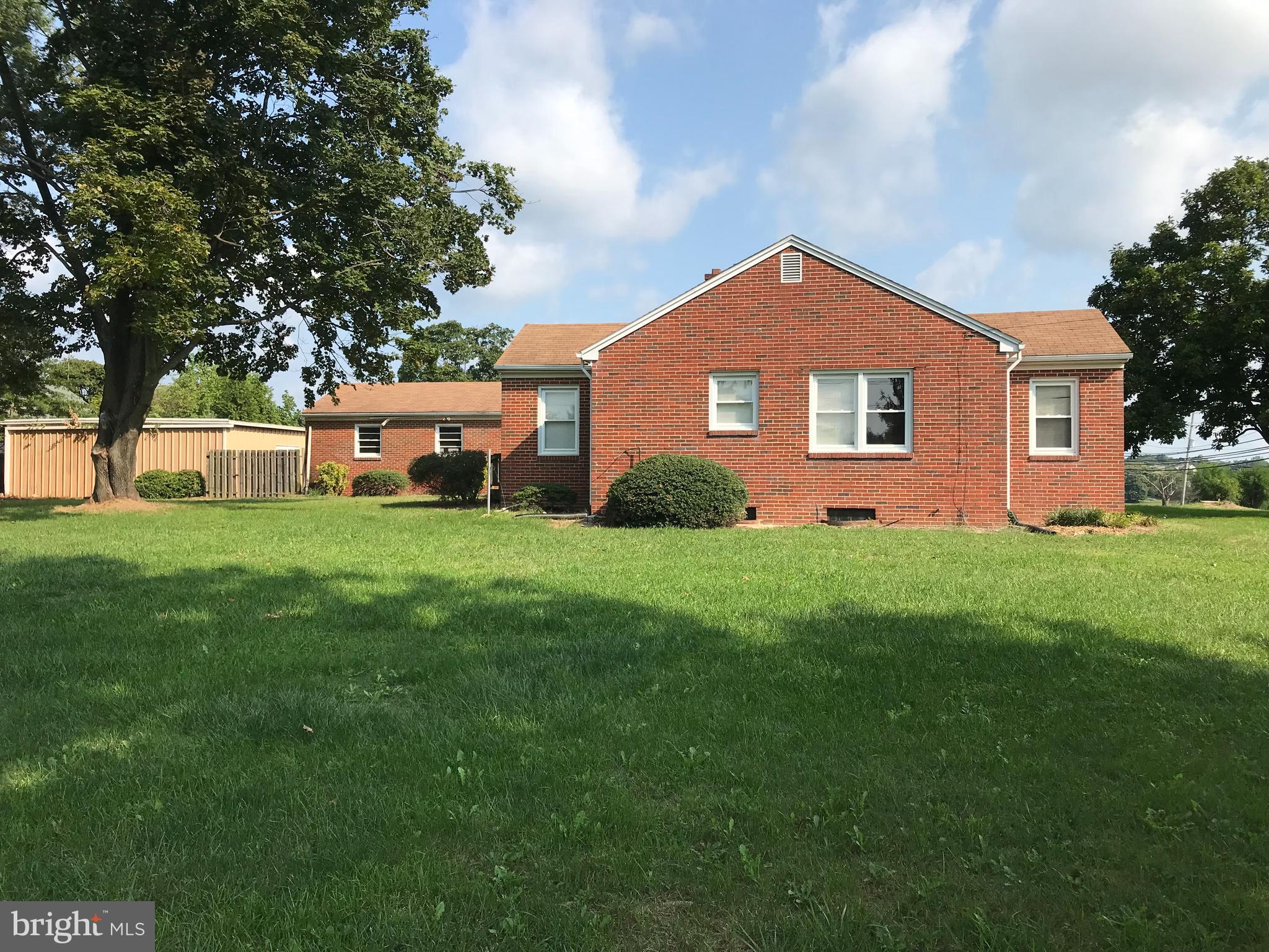 25326 Woodfield Road Damascus, MD 20872 - Photo 8 of 31 Gallery Image 8