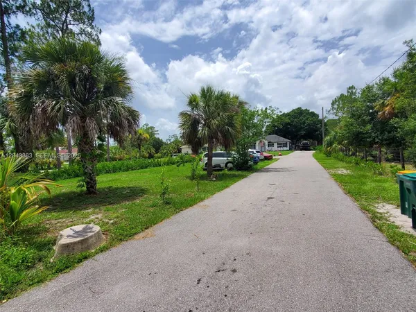 $425,000 | 2830 Northeast 4th Avenue, Naples, FL 34120