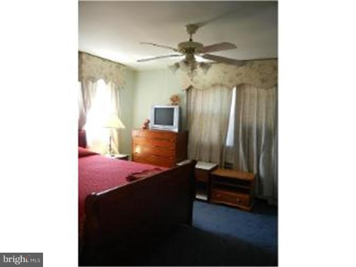 159 Ashby Road Upper Darby, PA 19082 - Photo 11 of 15 Bedroom - Main