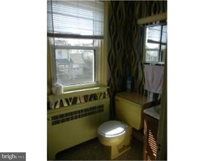 159 Ashby Road Upper Darby, PA 19082 - Photo 14 of 15 Bathroom
