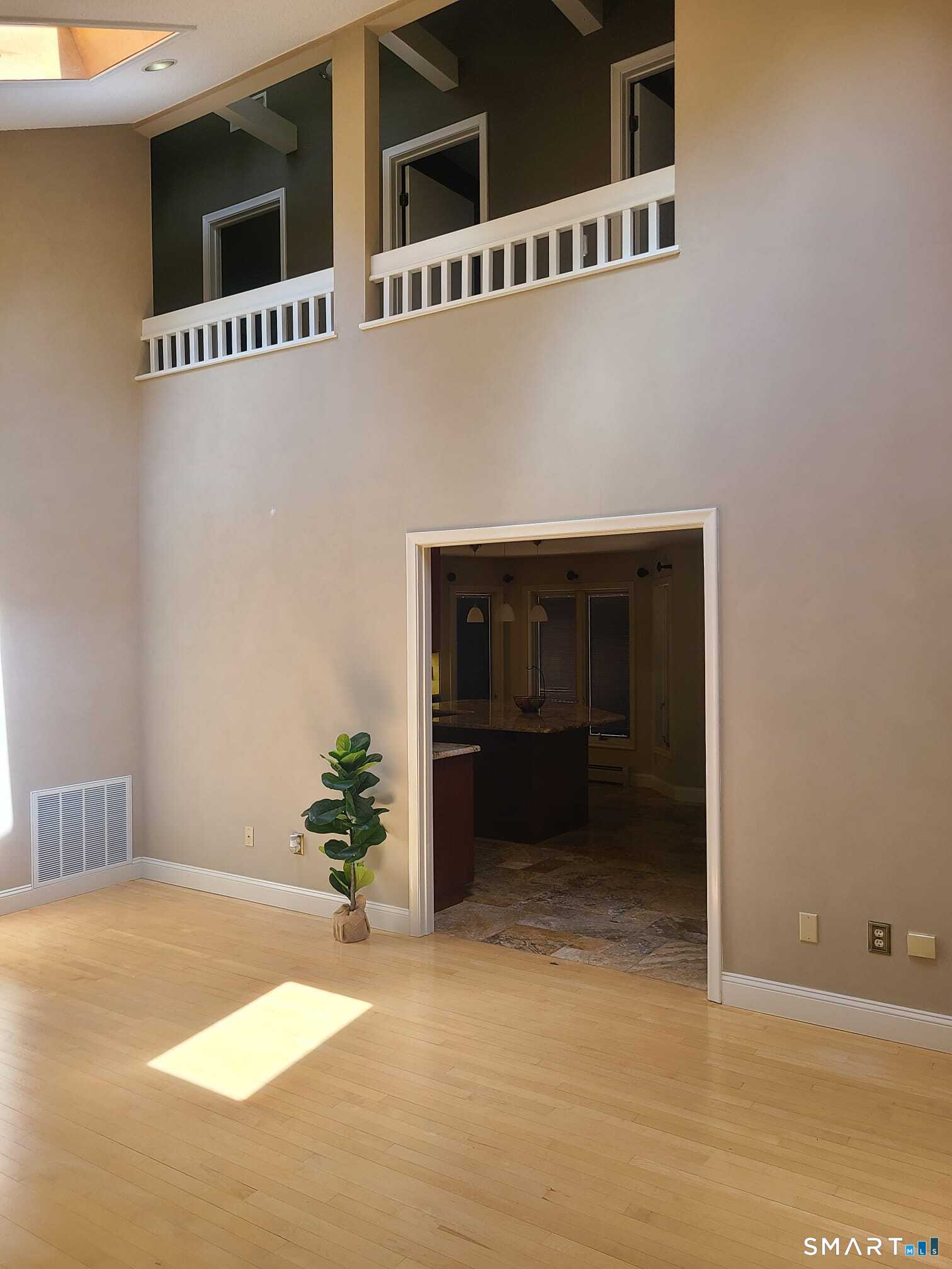 925 Dunbar Hill Road Hamden, CT 06514 - Photo 9 of 39