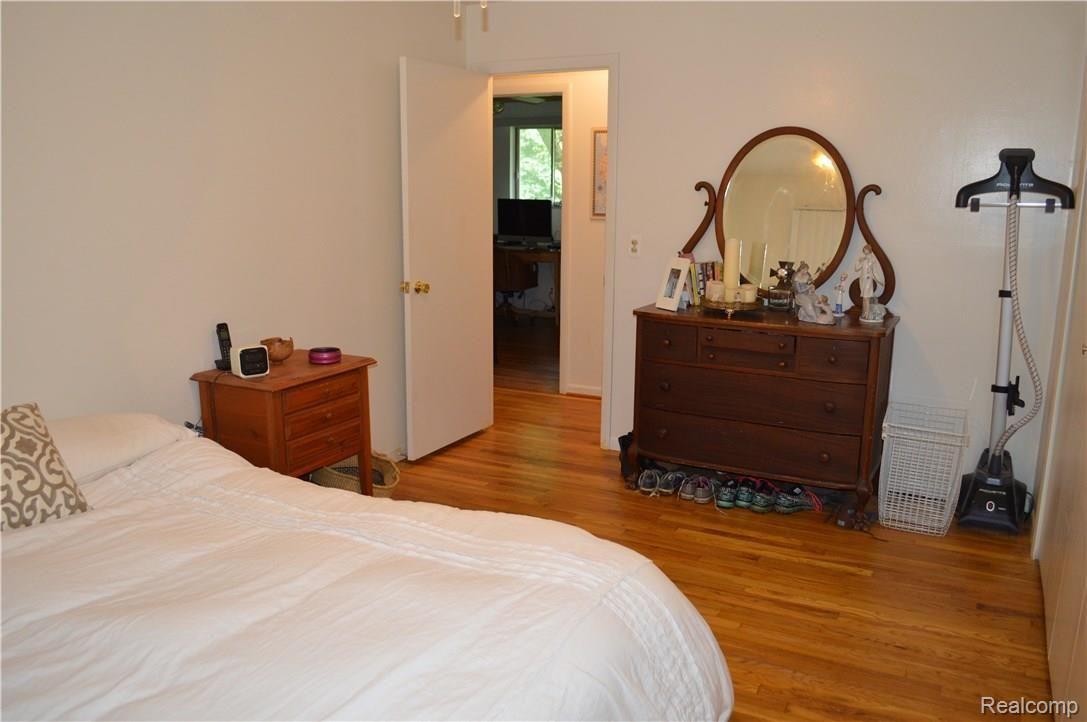 5550 Commerce Road West Bloomfield, MI 48324 - Photo 17 of 26 DSC_0281.jpg