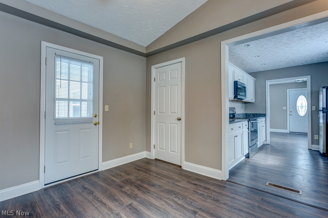 1900 Green Road Madison, OH 44057 - Photo 8 of 22