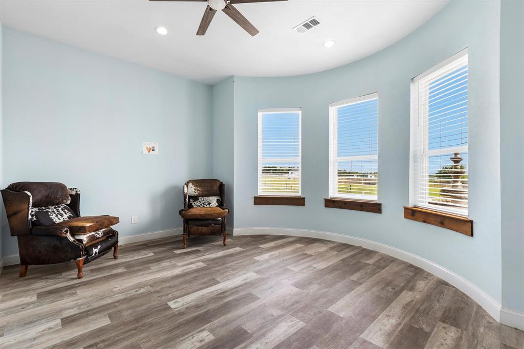 241 Gentry Road Ennis, TX 75119 - Photo 5 of 38