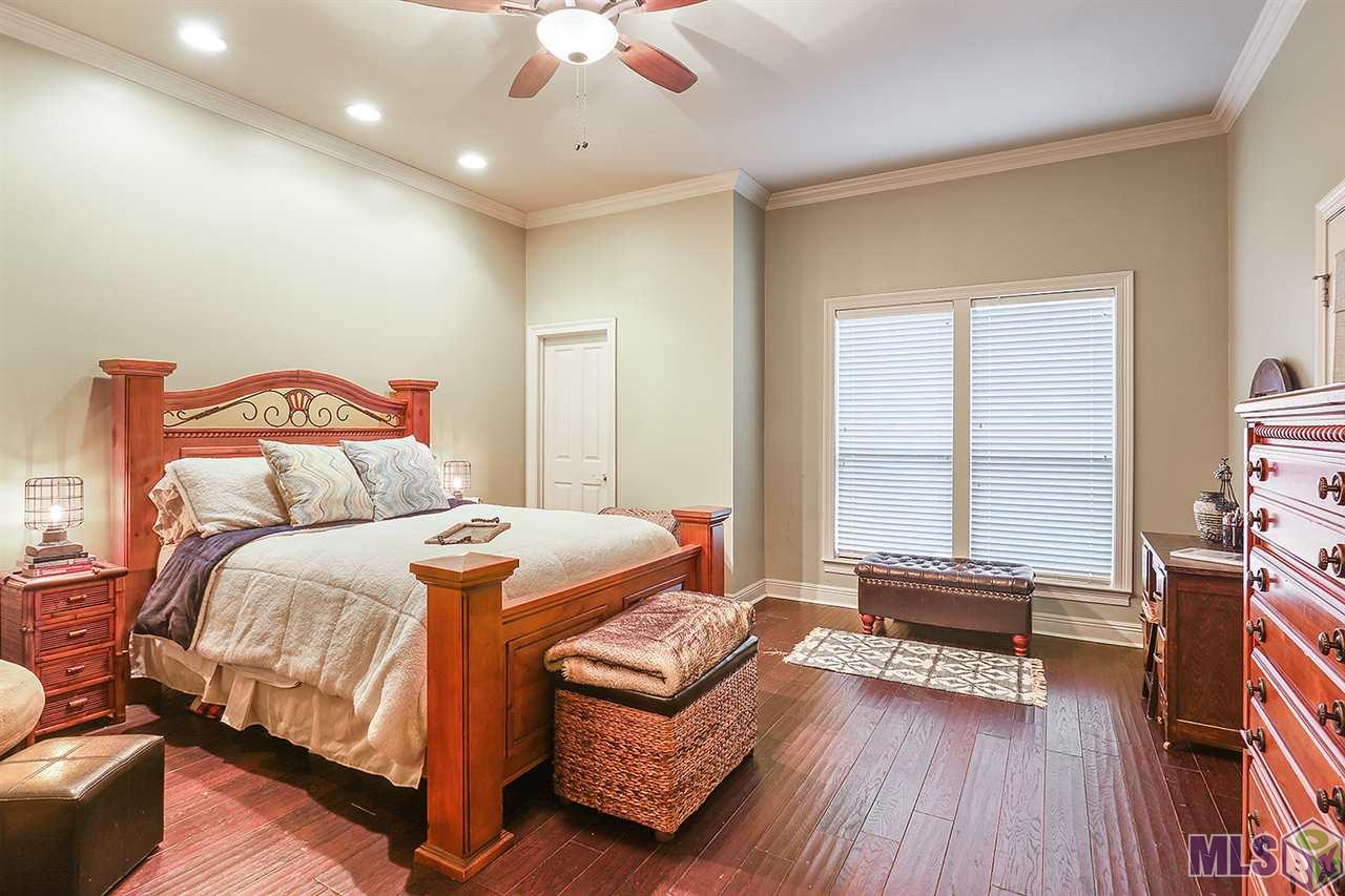 8543 Grand View Drive Baton Rouge, LA 70809 - Photo 12 of 18 Master Bedroom