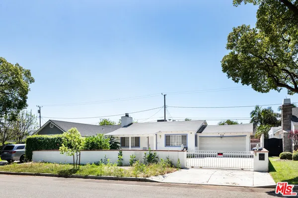 $949,000 | 711 North Priscilla Lane, Burbank, CA 91505