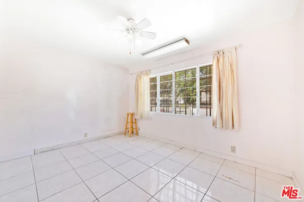 $949,000 | 711 North Priscilla Lane, Burbank, CA 91505