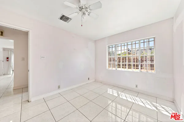 $949,000 | 711 North Priscilla Lane, Burbank, CA 91505